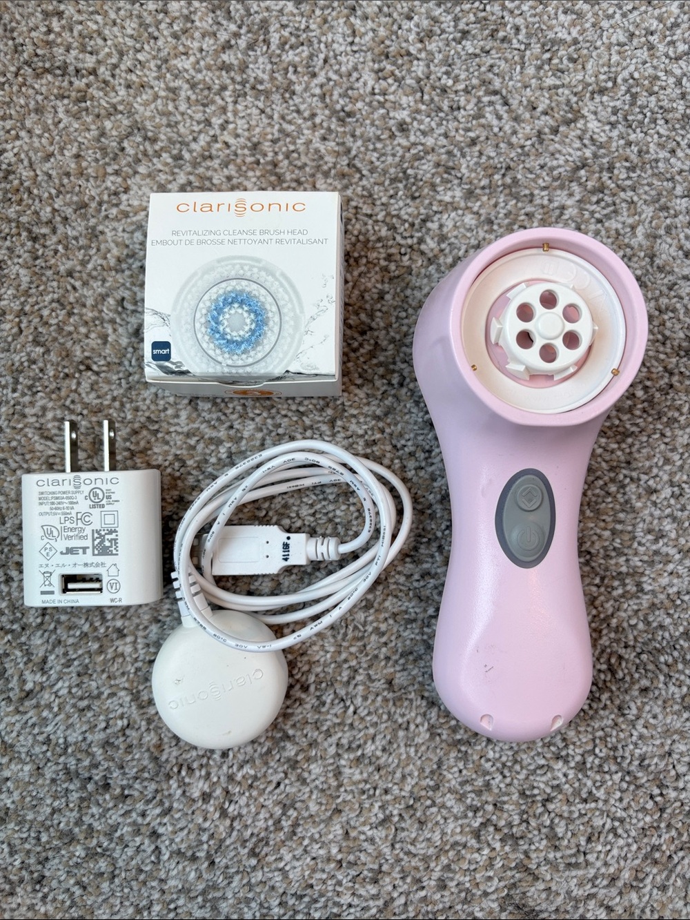 Clarisonic Mia 2 Sonic Cleansing System with Charger and NIB Brush Head